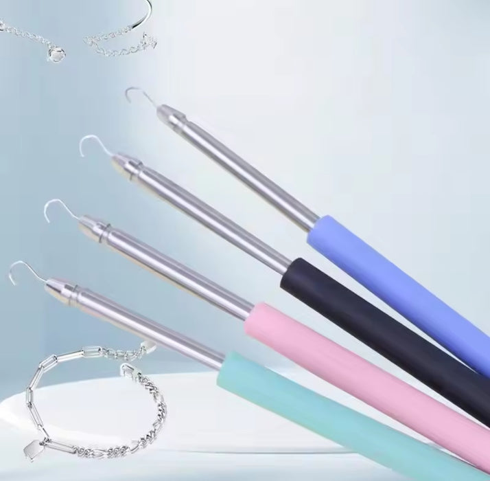 Bracelet attachment tool