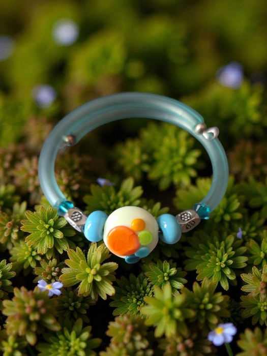 Blue toned Artisan Glass Memory Wire Bracelet (Slim Wrist)